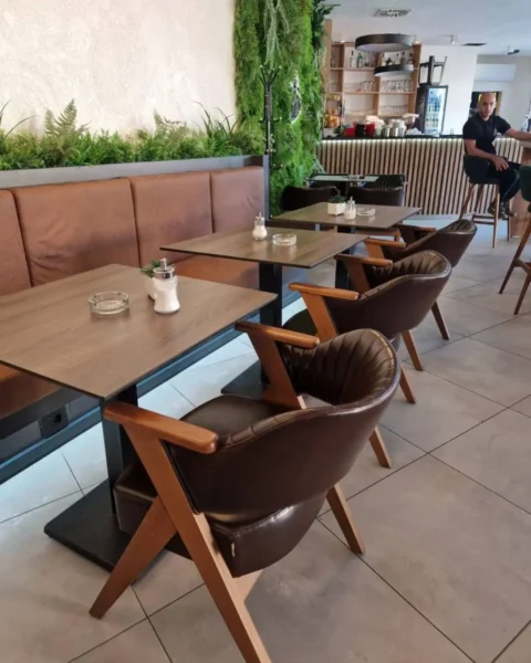 Svetstolica Galerija Caffe Mister Vrnjacka Banja 7