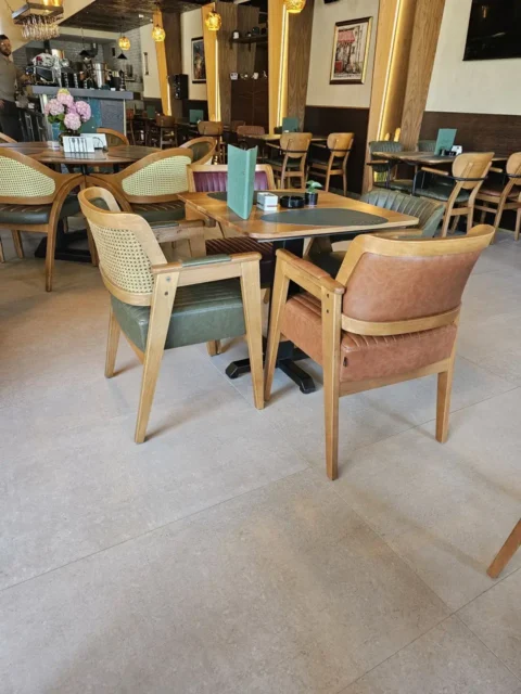 Svetstolica Galerija Gastro Bar Capri Surcin 3