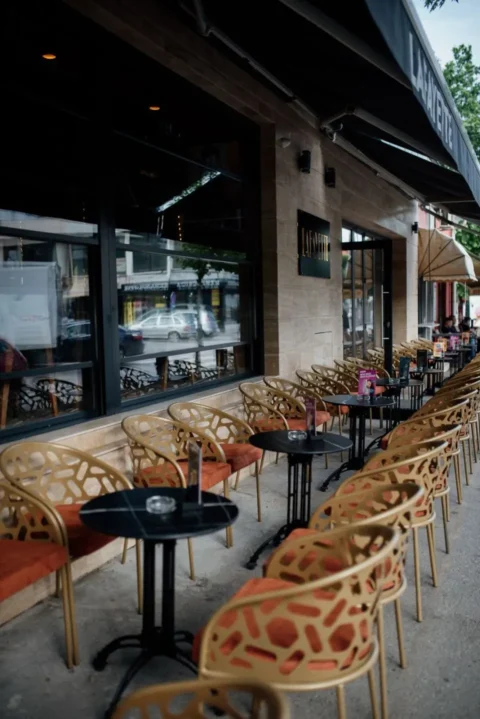 Svetstolica galerija lafayete veliko gradiste