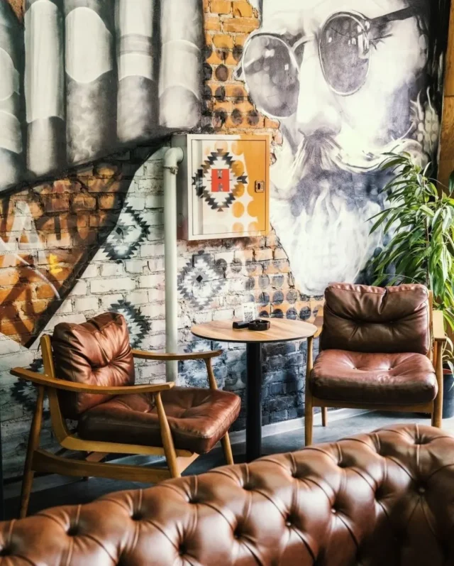 Svetstolica galerija whisky club b4 dorcol