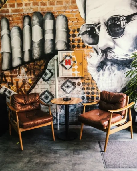 Svetstolica galerija whisky club b4 dorcol