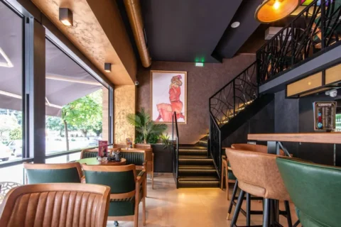 Svetstolica galerija lafayete veliko gradiste