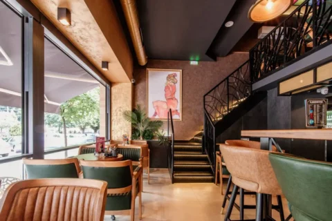 Svetstolica galerija lafayete veliko gradiste