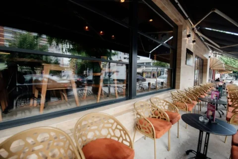 Svetstolica galerija lafayete veliko gradiste